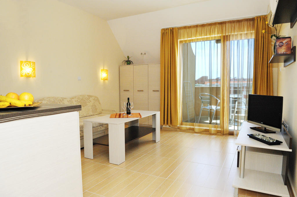 Hotel Iris Nesebar Rum bild